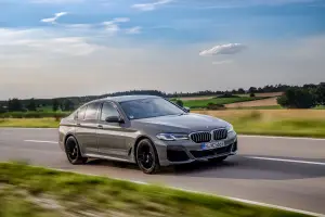 BMW 545e xDrive - 25