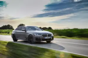 BMW 545e xDrive - 21