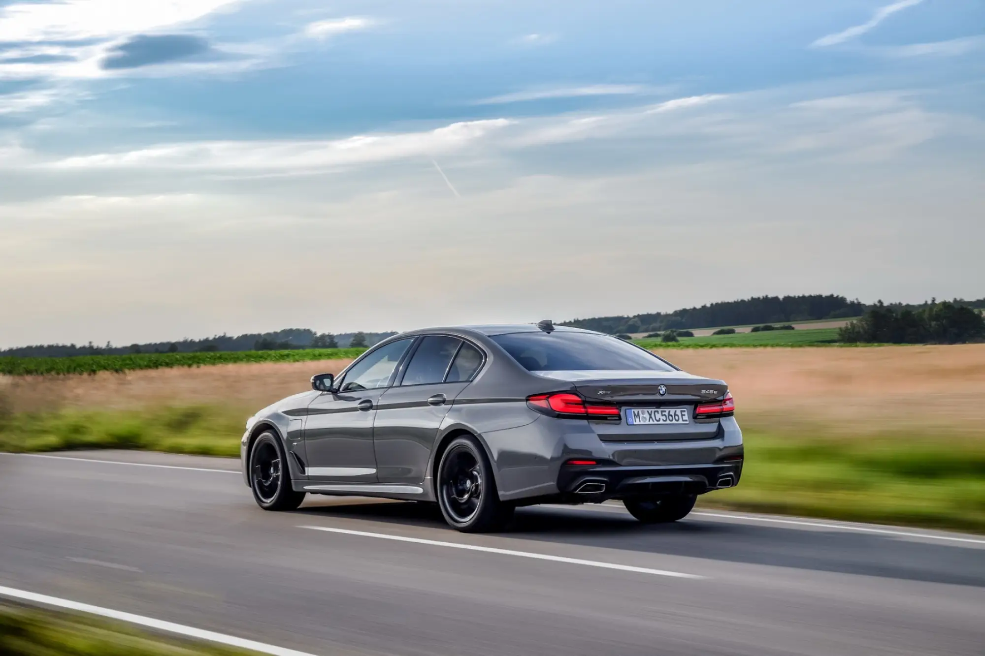 BMW 545e xDrive - 14