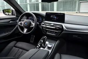 BMW 545e xDrive - 4