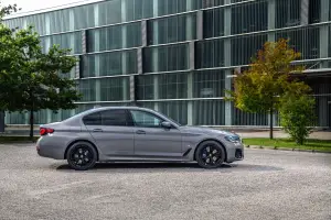 BMW 545e xDrive - 54