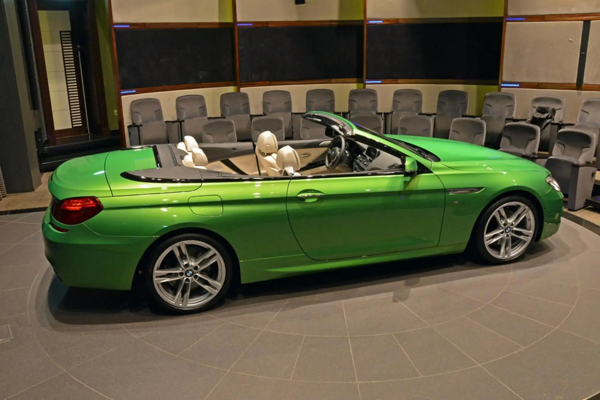 BMW 650i Cabrio Java Green - 18