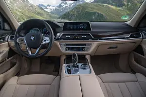 BMW 740e iPerformance 2016