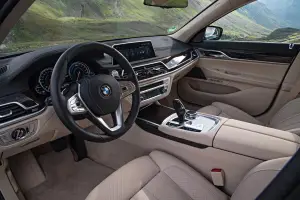 BMW 740e iPerformance 2016