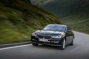 BMW 740e iPerformance 2016