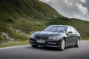 BMW 740e iPerformance 2016