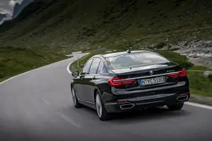 BMW 740e iPerformance 2016