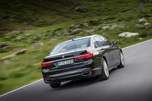 BMW 740e iPerformance 2016 - 35