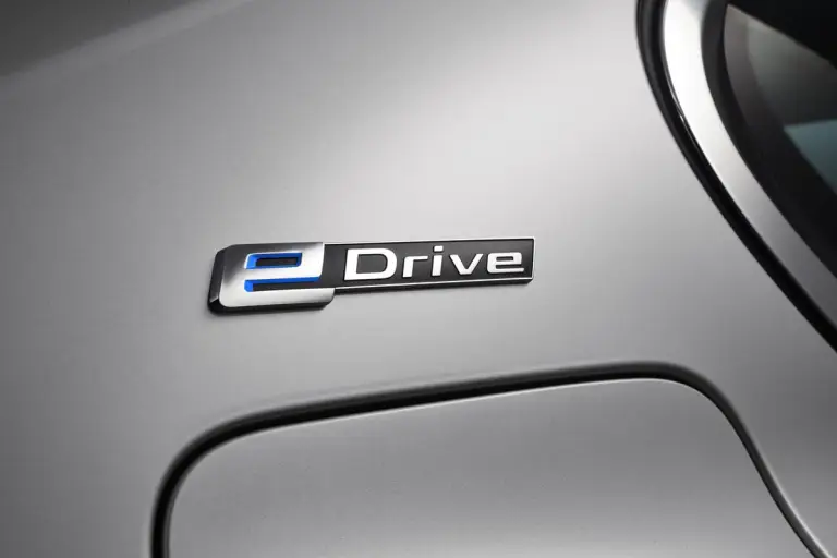 BMW 740e iPerformance - 12