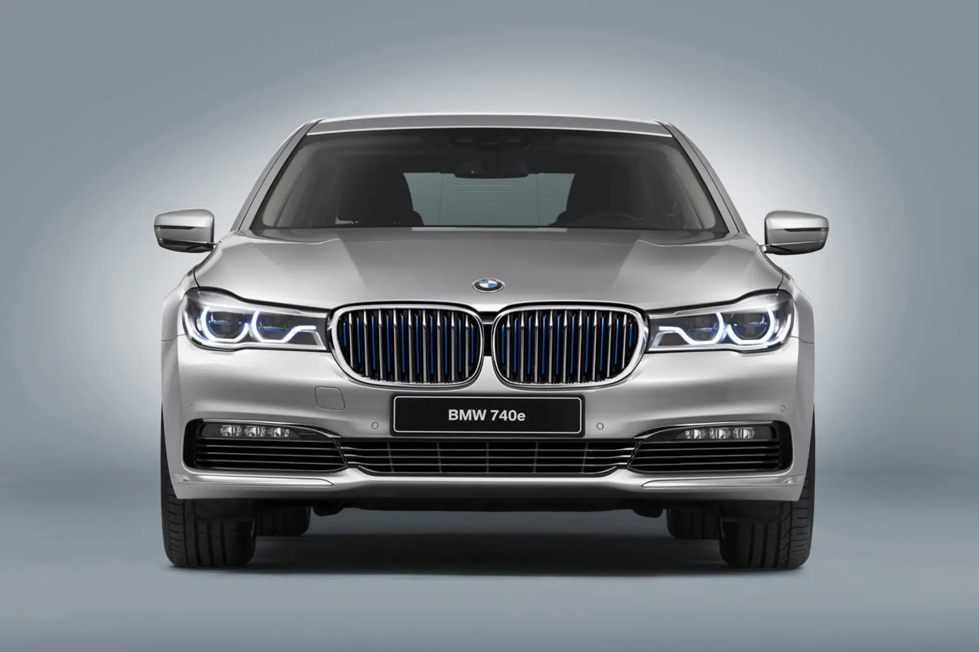 BMW 740e iPerformance - 15