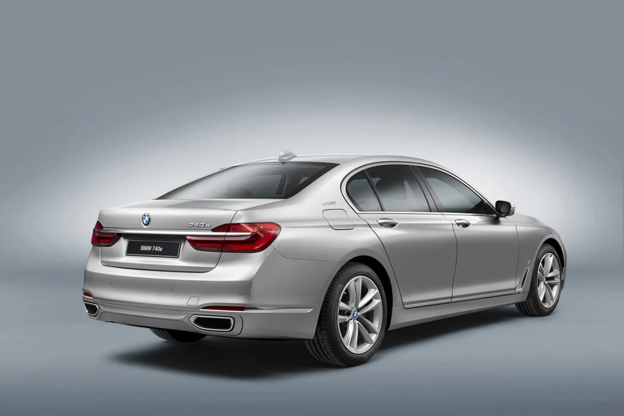 BMW 740e iPerformance - 17