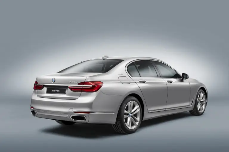 BMW 740e iPerformance - 17