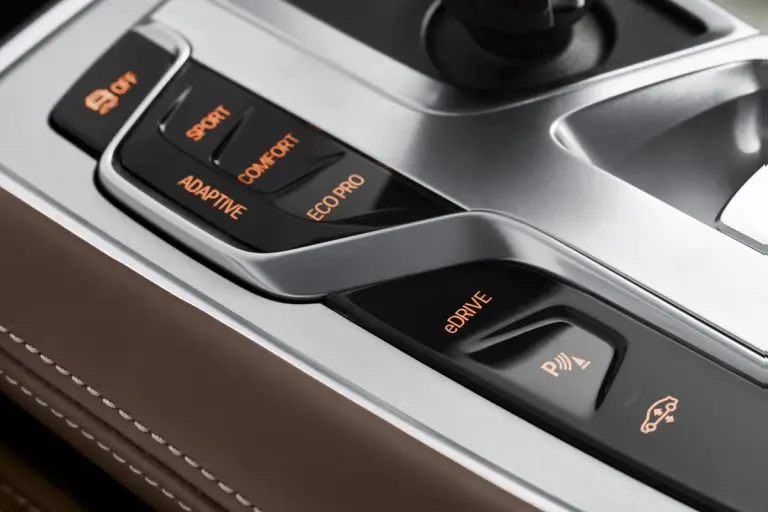 BMW 740e iPerformance - 5