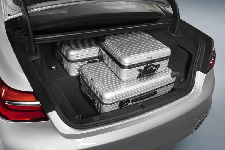 BMW 740e iPerformance - 8