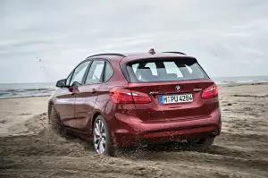 BMW Active Tourer 220d xDrive e BMW Active Tourer 225i xDrive 