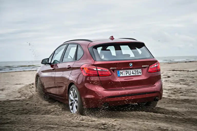 BMW Active Tourer 220d xDrive e BMW Active Tourer 225i xDrive  - 1