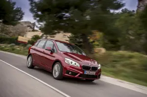 BMW Active Tourer 220d xDrive e BMW Active Tourer 225i xDrive 