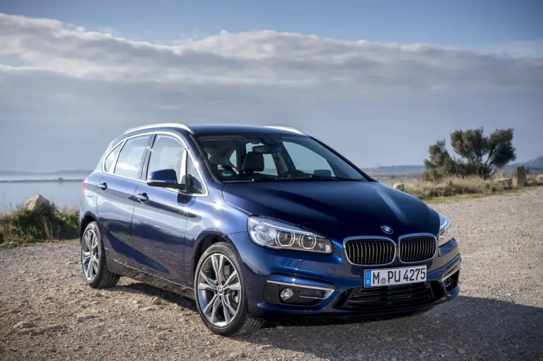 BMW Active Tourer 220d xDrive e BMW Active Tourer 225i xDrive  - 5