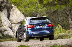 BMW Active Tourer 220d xDrive e BMW Active Tourer 225i xDrive 