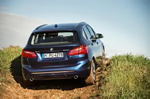 BMW Active Tourer 220d xDrive e BMW Active Tourer 225i xDrive 