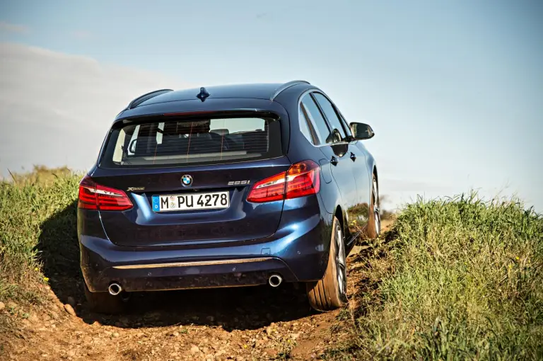 BMW Active Tourer 220d xDrive e BMW Active Tourer 225i xDrive  - 9