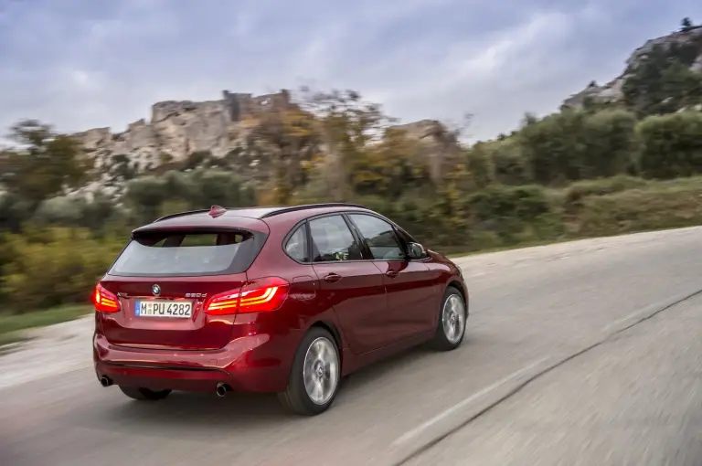 BMW Active Tourer 220d xDrive e BMW Active Tourer 225i xDrive  - 15