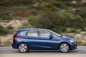 BMW Active Tourer 220d xDrive e BMW Active Tourer 225i xDrive 
