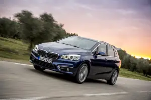 BMW Active Tourer 220d xDrive e BMW Active Tourer 225i xDrive 