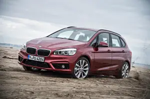 BMW Active Tourer 220d xDrive e BMW Active Tourer 225i xDrive 
