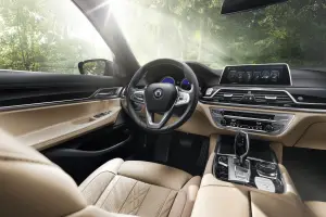 BMW Alpina B7 xDrive MY 2017 - 15