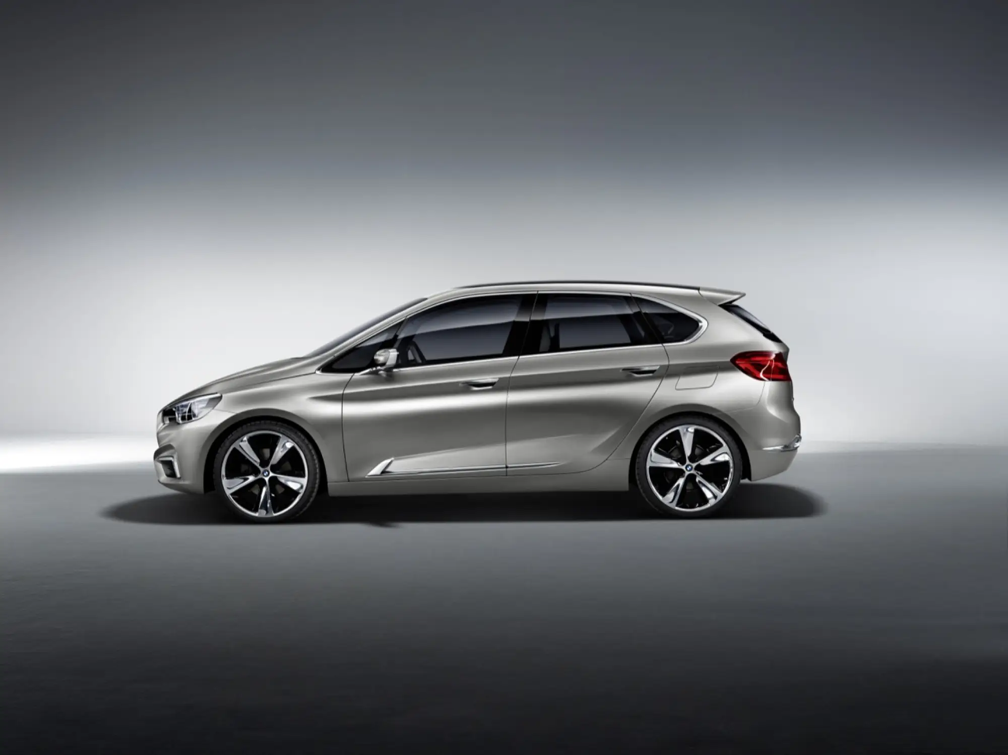 BMW Concept Active Tourer - Foto ufficiali - 4