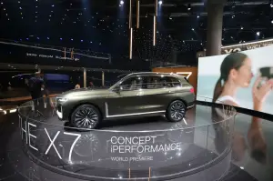 BMW Concept X7 iPerformance - Salone di Francoforte 2017 - 5