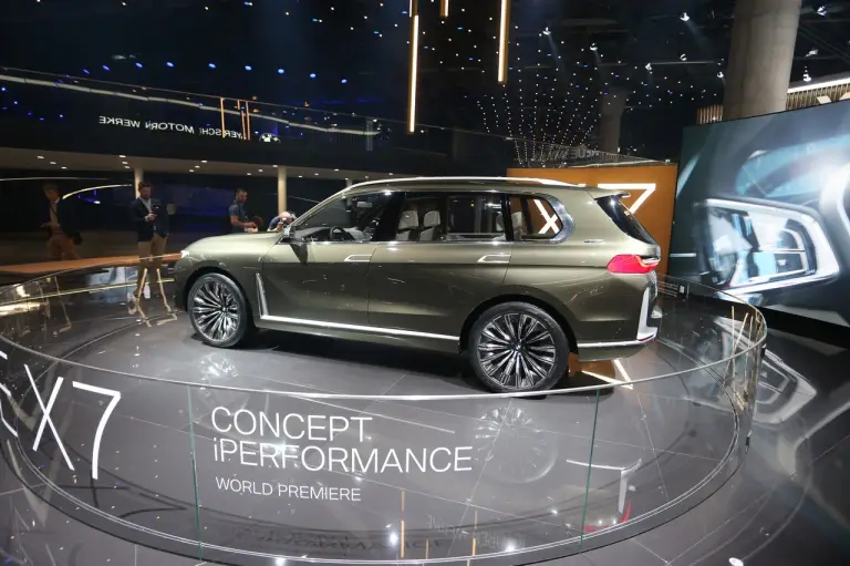 BMW Concept X7 iPerformance - Salone di Francoforte 2017 - 6