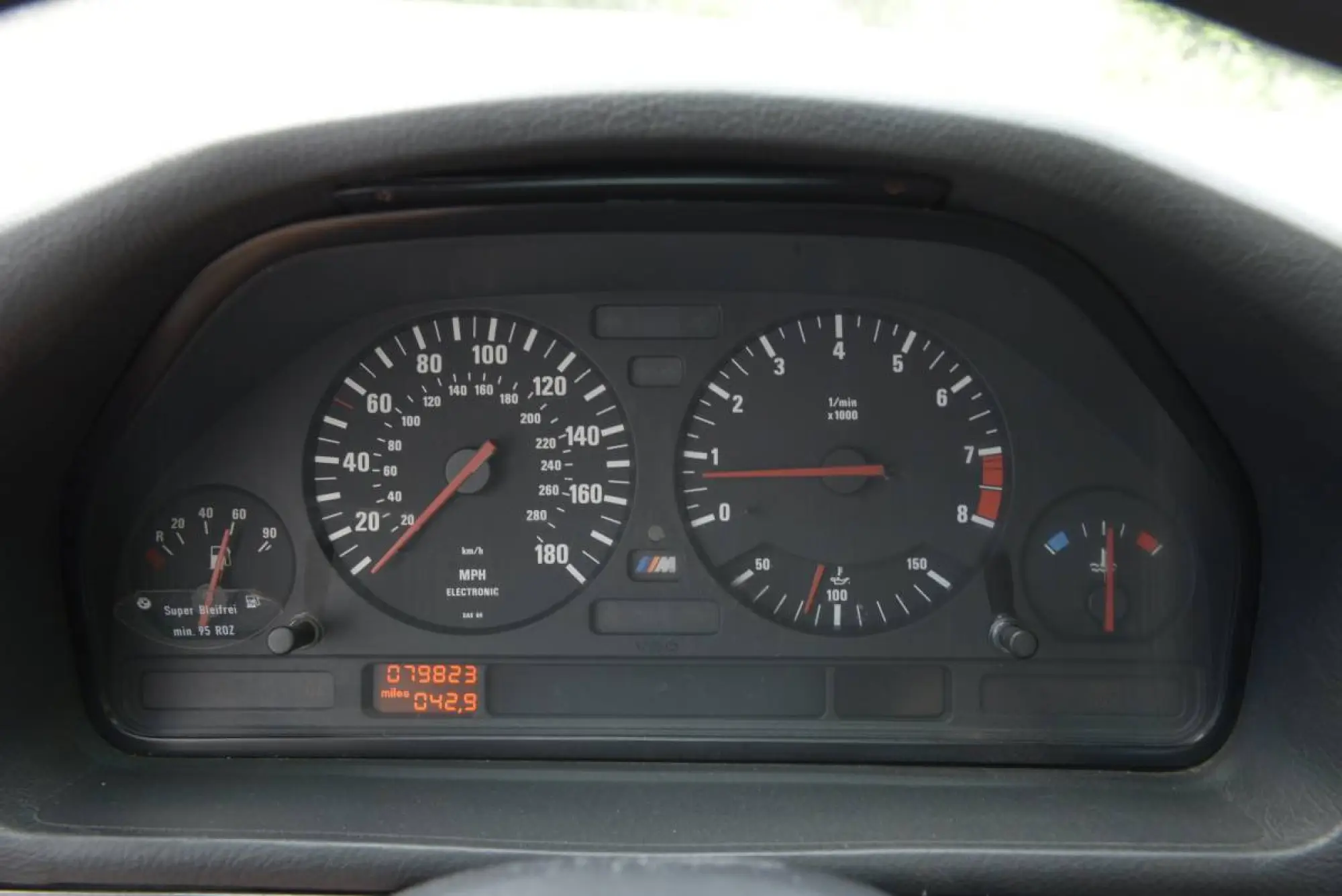 BMW E34 M5 - 14