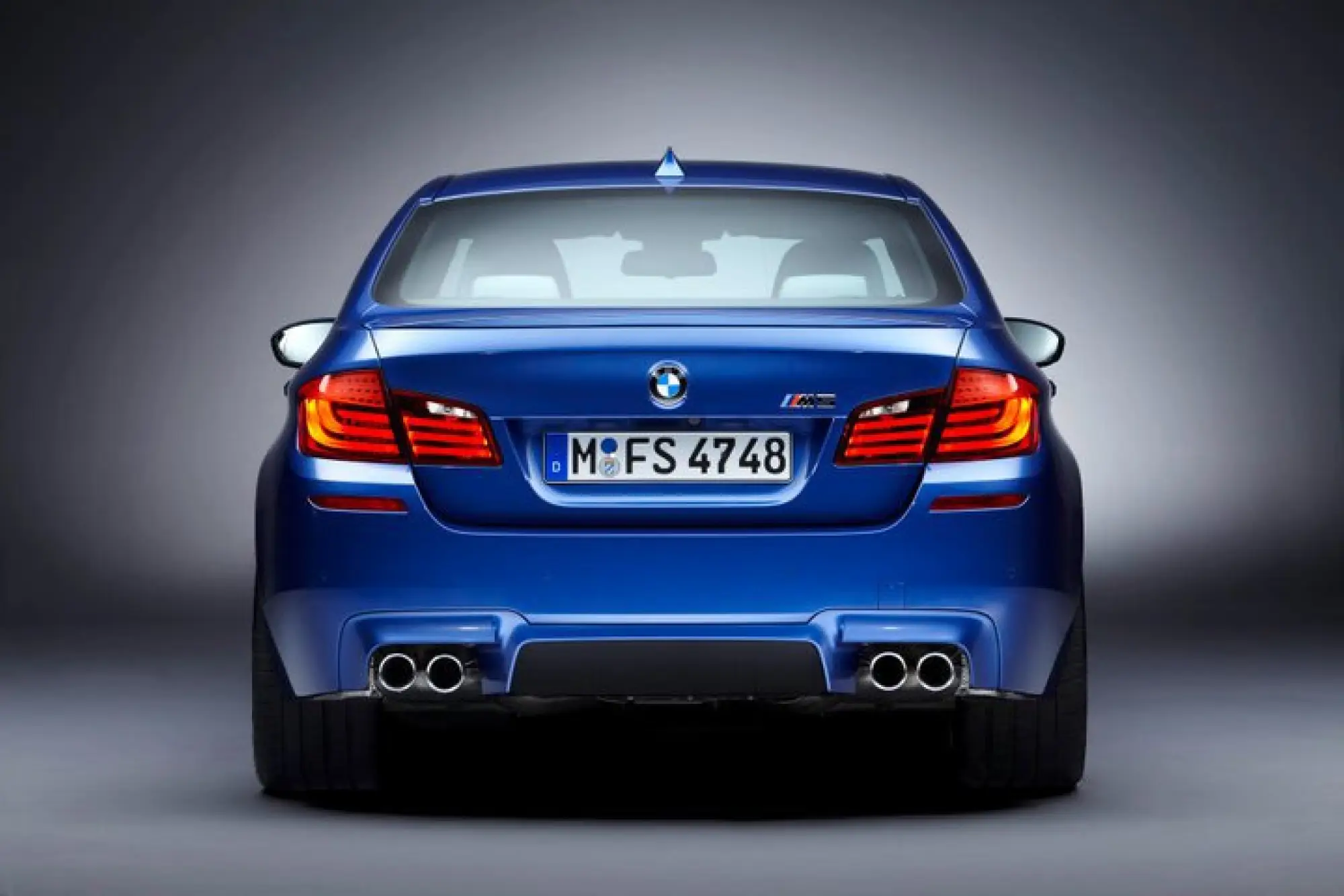 BMW F10 M5 2011 OFFICIAL PHOTOS - 11