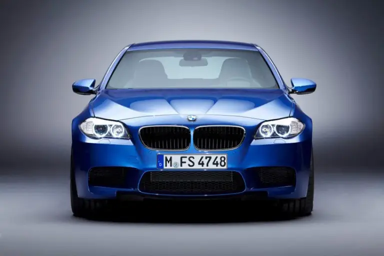 BMW F10 M5 2011 OFFICIAL PHOTOS - 15