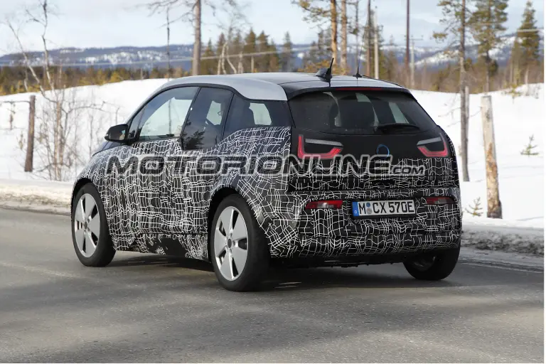 BMW i3 restyling foto spia 16 marzo 2017 - 5