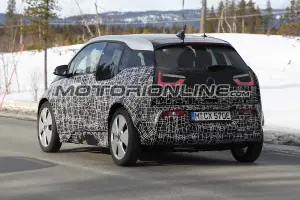 BMW i3 restyling foto spia 16 marzo 2017 - 6