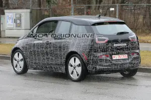 BMW i3 restyling foto spia 20 Febbraio 2017 - 6