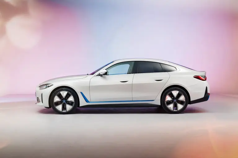 BMW i4 - 7