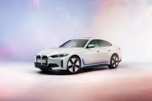 BMW i4  - 8