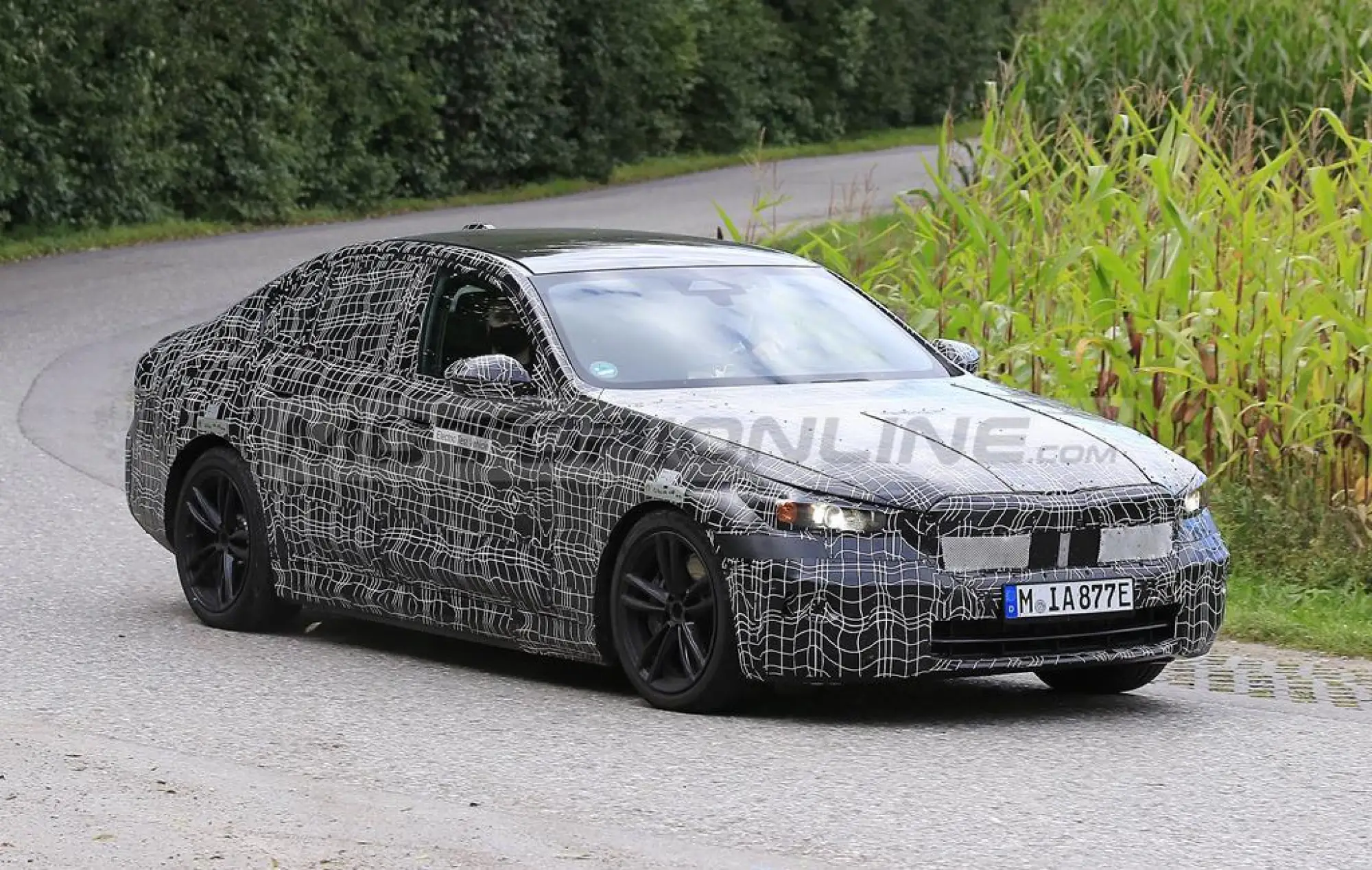 BMW i5 2023 - Foto spia 11-11-2021 - 8