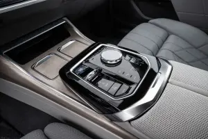 BMW i7 2022 - 15
