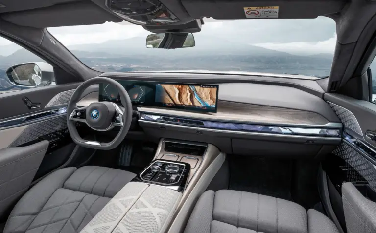 BMW i7 2022 - 33