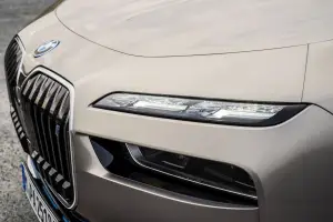 BMW i7 2022 - 25