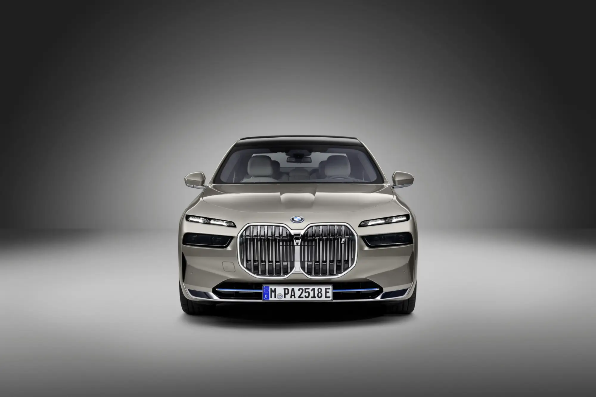 BMW i7 2022 - 32
