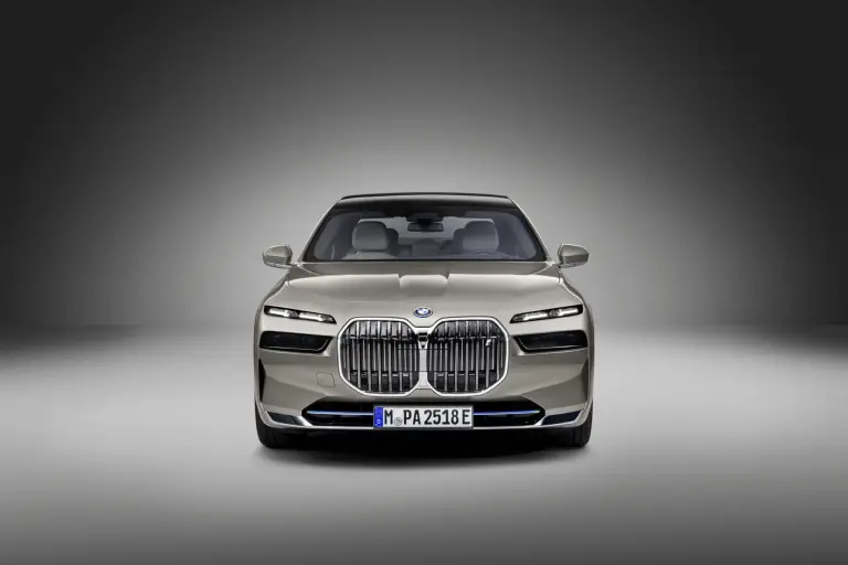 BMW i7 2022 - 32
