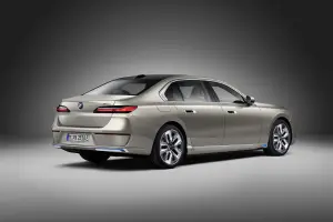 BMW i7 2022 - 38