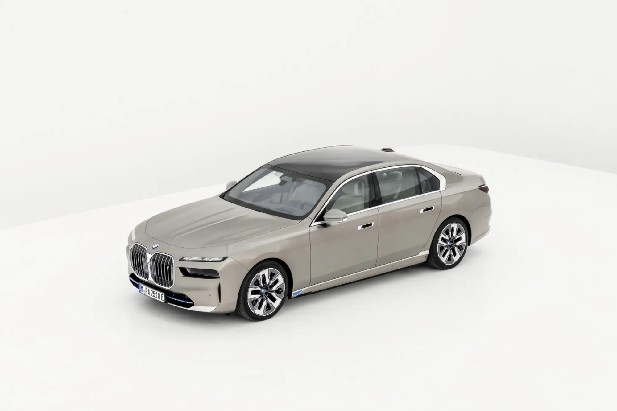 BMW i7 2022 - 35