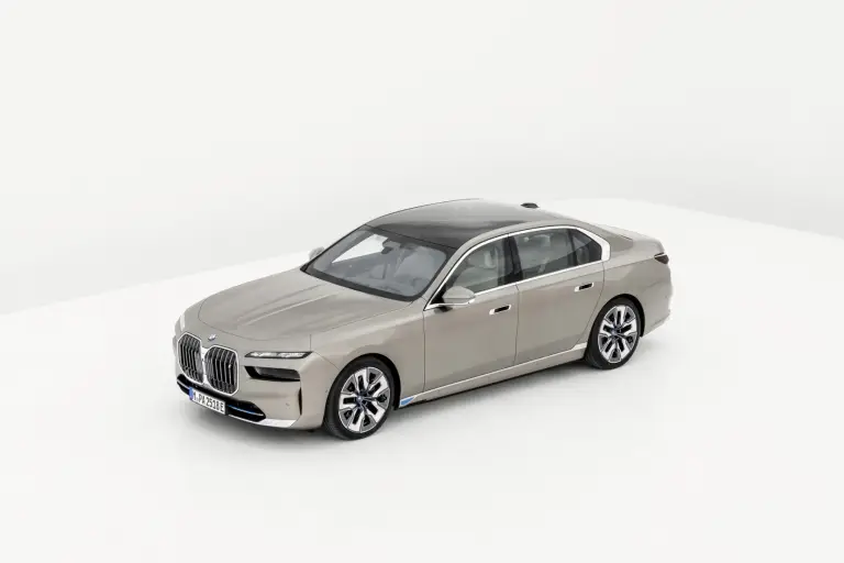 BMW i7 2022 - 35